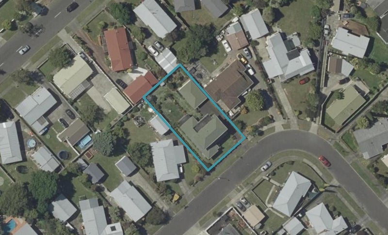 15 Rosedale Crescent, Cloverlea, Palmerston North - Carousel 1