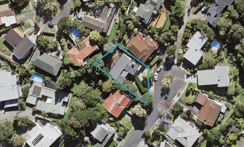 16 Makepiece Place, Chatswood, Auckland - Carousel 1