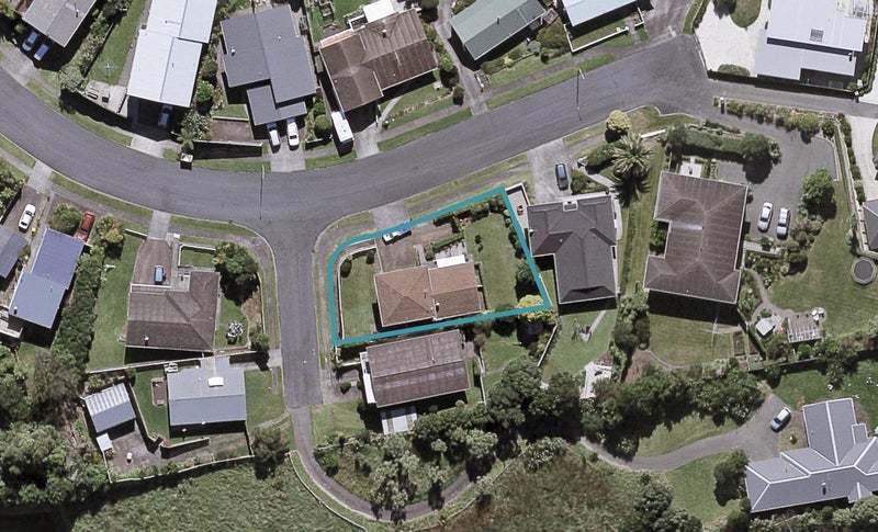 20 Darwin Crescent, Spotswood, New Plymouth - Carousel 1