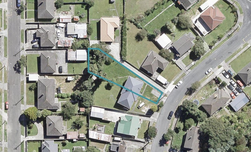 42 Judd Crescent, Naenae, Lower Hutt - Carousel 1