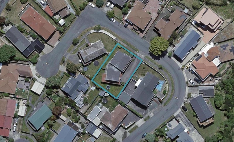 11 Arahanga Grove, Maupuia, Wellington - Carousel 1