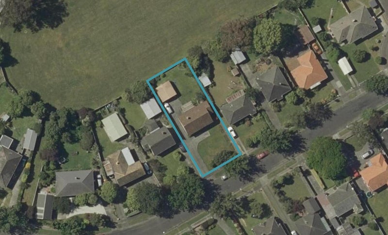 60 Savage Crescent, West End, Palmerston North - Carousel 1