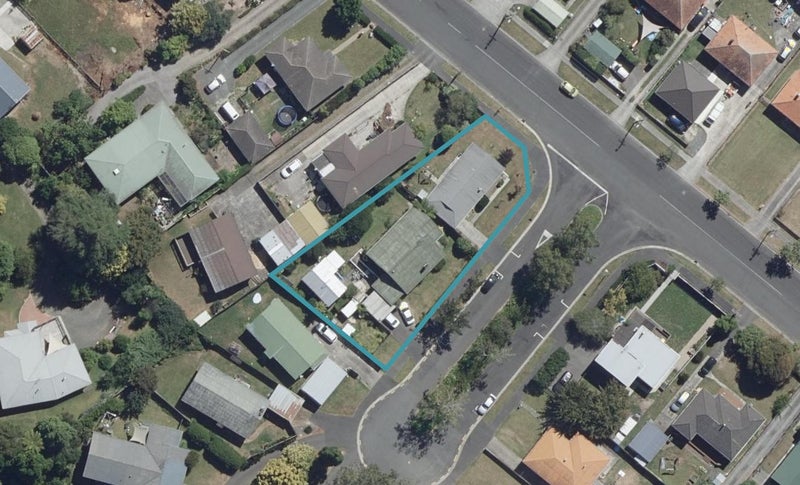 2 Saint Lukes Place, Bader, Hamilton - Carousel 1