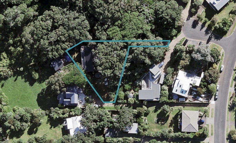 27 Kennedy Point Road, Surfdale, Waiheke Island - Carousel 1