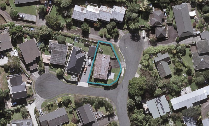 2 Valintine Place, Strandon, New Plymouth - Carousel 1