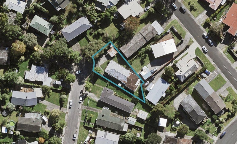 2/13 Teviot Place, Tōtara Vale, Auckland - Carousel 1