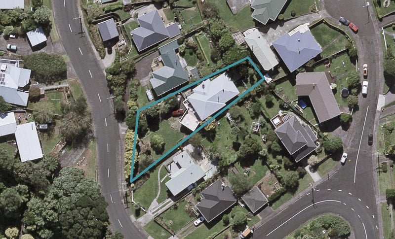 43 Queens Road, Glen Avon, New Plymouth - Carousel 1