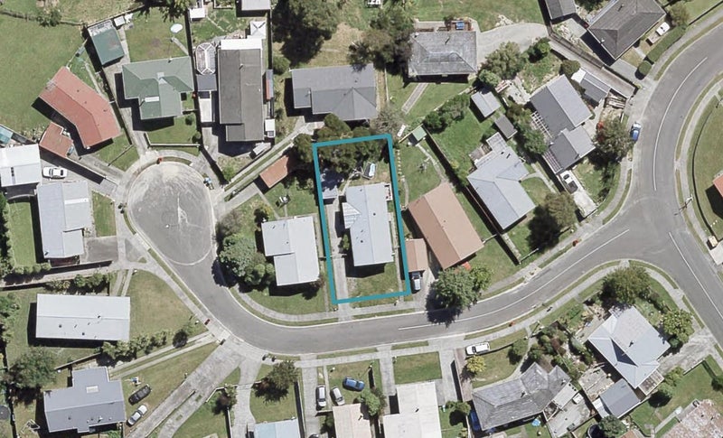 33 Blueberry Grove, Timberlea, Upper Hutt - Carousel 1