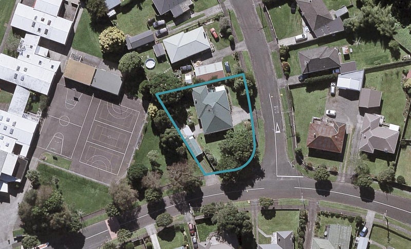 24 Miro ST, Merrilands, New Plymouth - Carousel 1