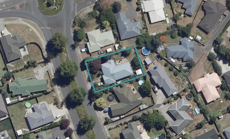 12 Tuirangi Street, Flagstaff, Hamilton - Carousel 1