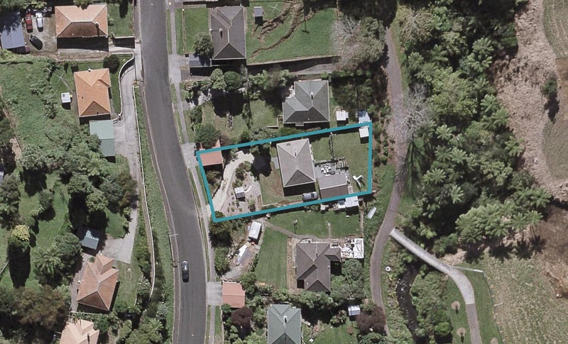 33 Glenpark Avenue, Frankleigh Park, New Plymouth - Carousel 1