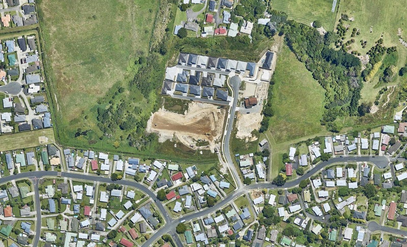 10 Equine Way, Brookfield, Tauranga - Carousel 1