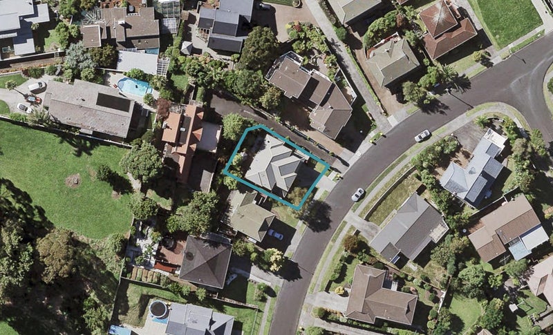 20 Mark Edward Drive, Half Moon Bay, Auckland - Carousel 1