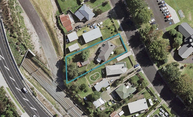 5 Ferguson Street, Manurewa East, Auckland - Carousel 1
