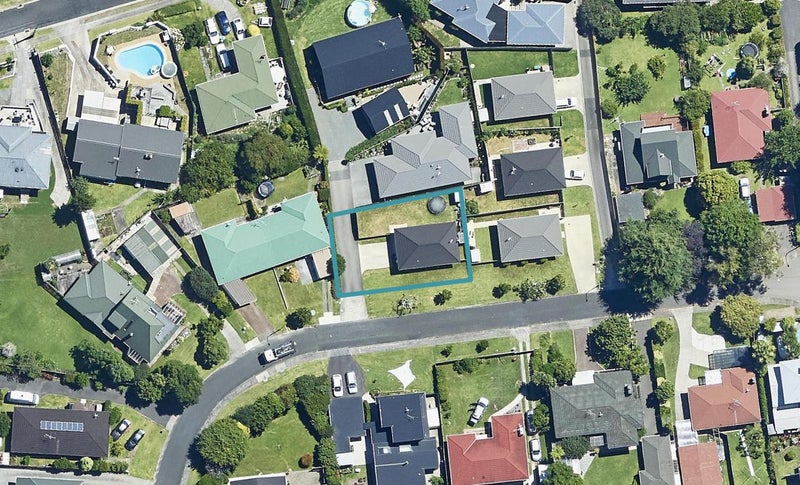 18B Parkvale Road, Otumoetai, Tauranga - Carousel 1