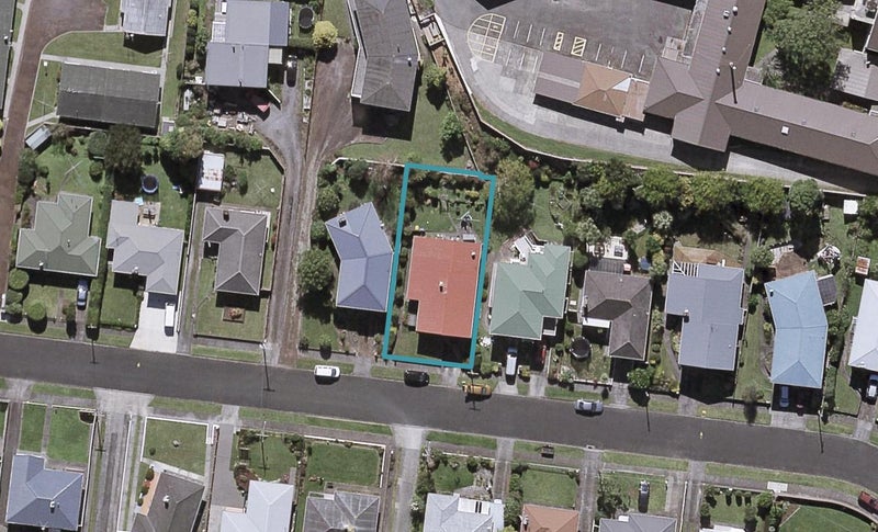 15 Trafalgar Street, Westown, New Plymouth - Carousel 1