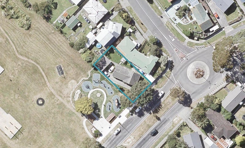 45 Parkway, Wainuiomata, Lower Hutt - Carousel 1