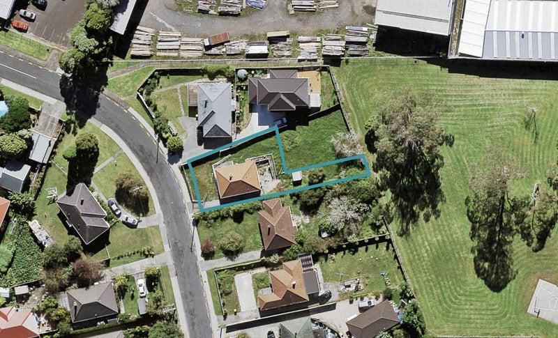 4A Hill Crescent, New Lynn, Auckland - Carousel 1