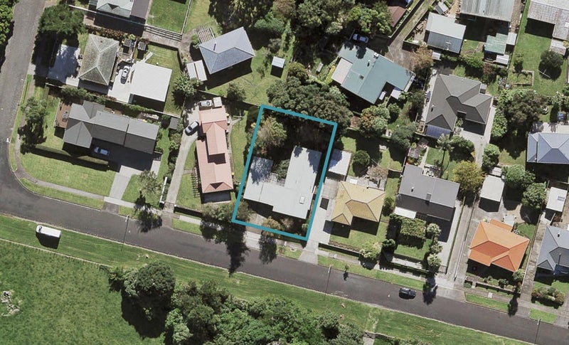 44 Ambury Road, Mangere Bridge, Auckland - Carousel 1