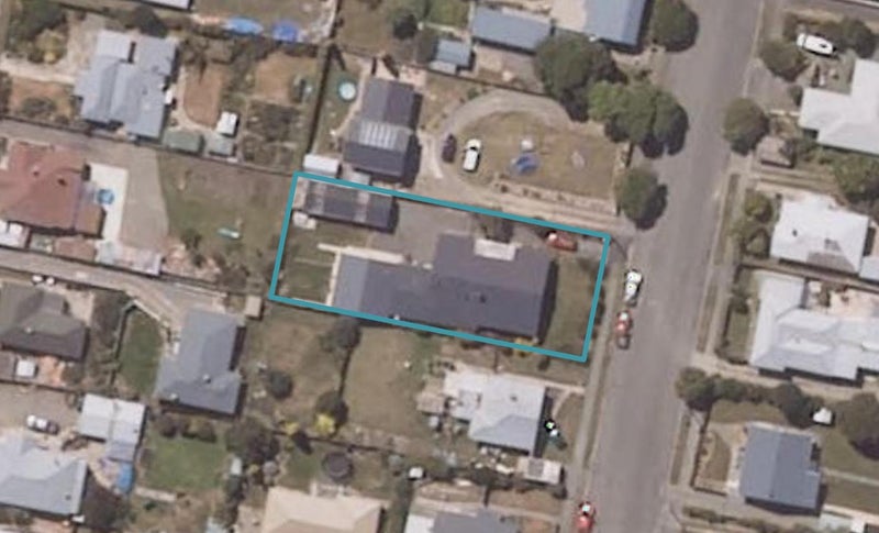 76 Hull Street, South Hill, Oamaru - Carousel 1