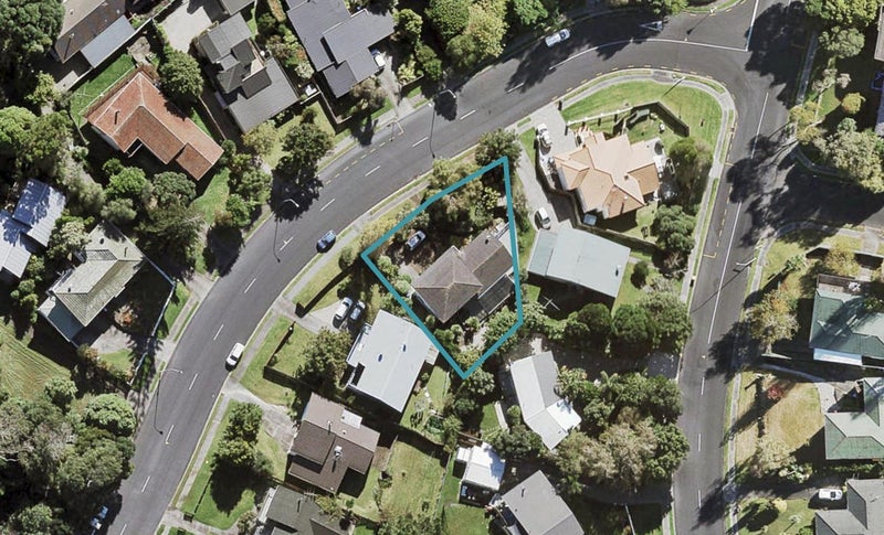2 Halsey Drive, Lynfield, Auckland - Carousel 1