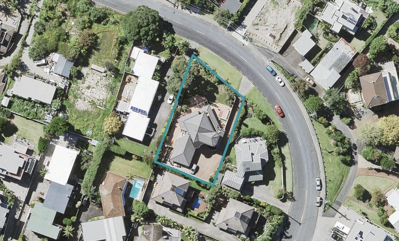40 Beach Road, Castor Bay, Auckland - Carousel 1