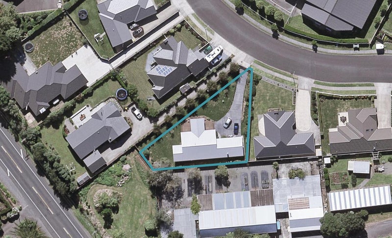 9 Portland Drive, Highlands Park, New Plymouth - Carousel 1