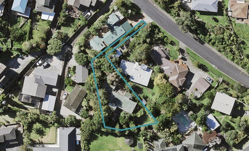 7 Pohutukawa Avenue, Shelly Park, Auckland - Carousel 1