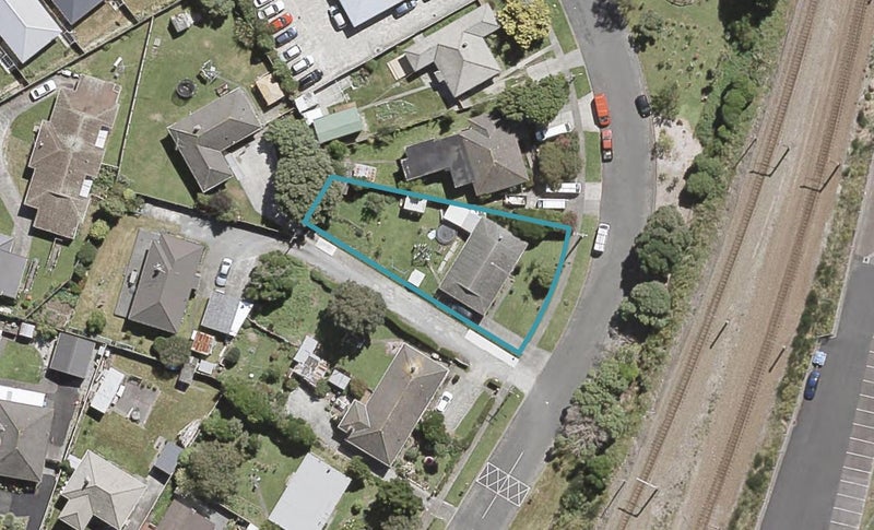 45 Farmer Crescent, Taita, Lower Hutt - Carousel 1