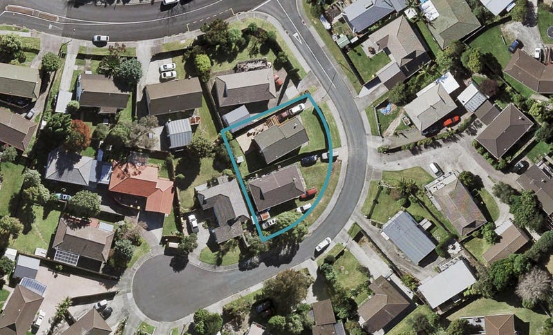 1/3 Sevilla Place, Unsworth Heights, Auckland - Carousel 1