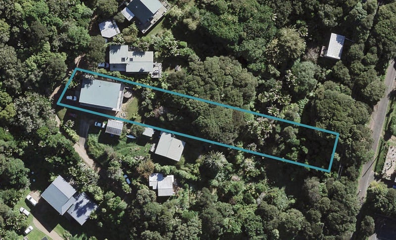 18 Valley Road, Ōmiha, Waiheke Island - Carousel 1