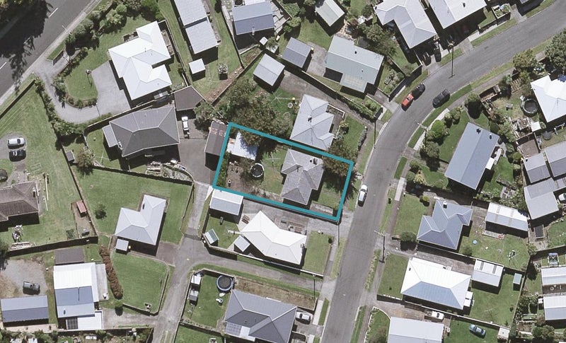 19 Rospeath Crescent, Spotswood, New Plymouth - Carousel 1