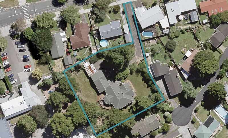 24 California Drive, Totara Park, Upper Hutt - Carousel 1