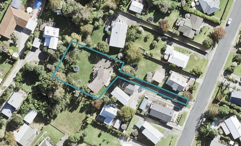 10 Dobell Road, Stanmore Bay, Whangaparaoa - Carousel 1