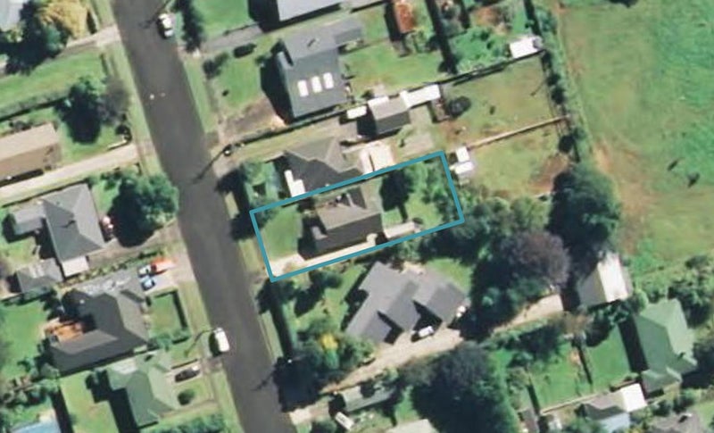 18 Brecon Road, Stratford - Carousel 1