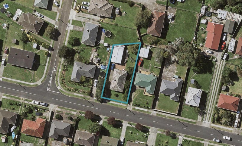42 Pearl Baker Drive, Otara, Auckland - Carousel 1