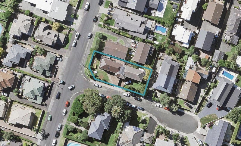 2/1 Milford Park Place, Milford, Auckland - Carousel 1