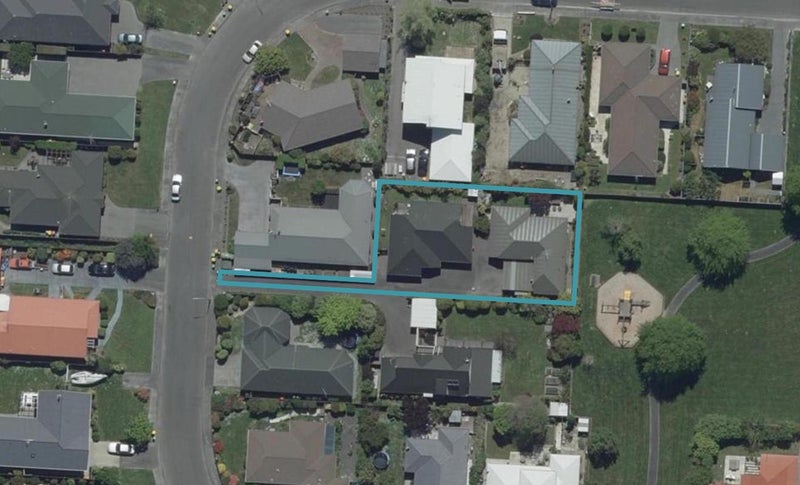 2/49A Regency Crescent, Redwood, Christchurch - Carousel 1