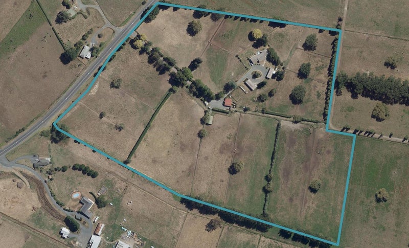 363 Tuhikaramea Road, Temple View, Hamilton - Carousel 1