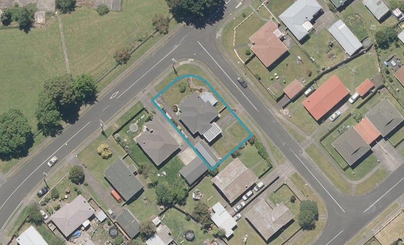 42 Talbot Street, Whanganui East, Whanganui - Carousel 1