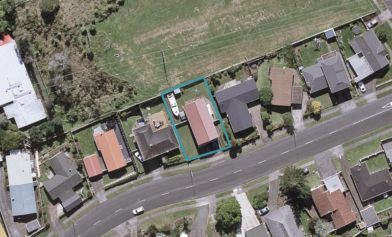 17 Puketotara Street, Highlands Park, New Plymouth - Carousel 1