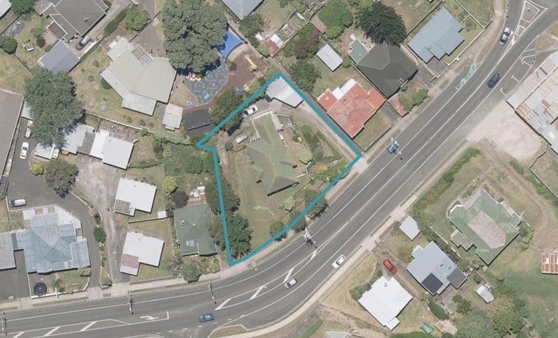 8 Alma Road, Gonville, Whanganui - Carousel 1