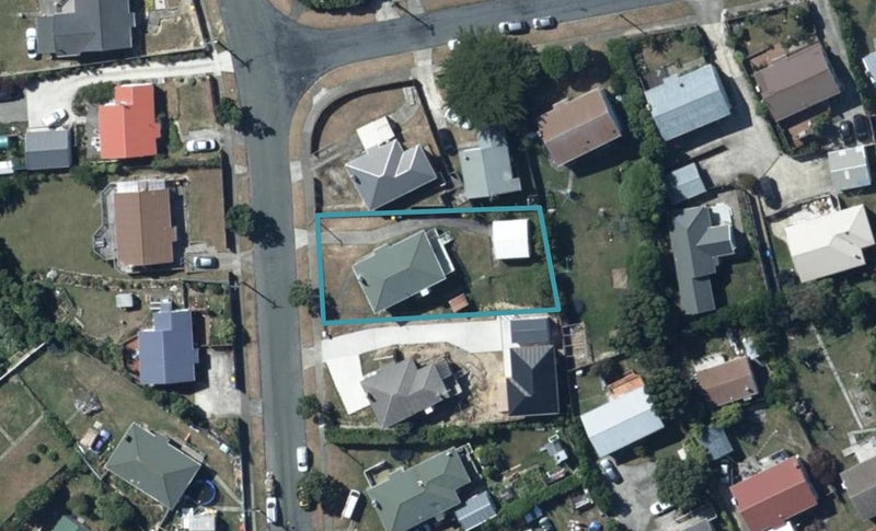 8 Matatiro Street, Titahi Bay, Porirua - Carousel 1