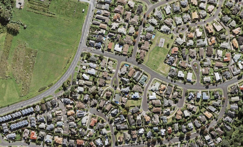 2 Seagrove Road, West Harbour, Auckland - Carousel 1