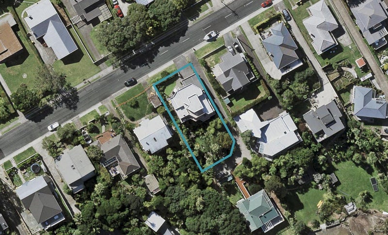 95 Norwood Road, Bayswater, Auckland - Carousel 1