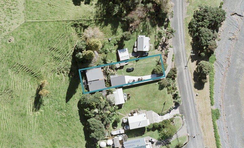 1851 East Coast Road, WHAKATIWAI, MIRANDA - Carousel 1