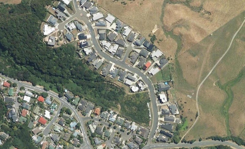 7 Mo Street, Camborne, Porirua - Carousel 1