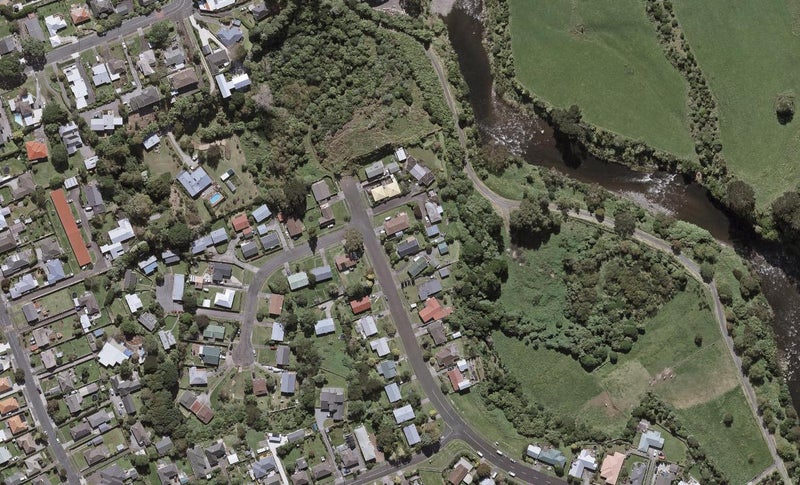 112 Riversdale Drive, Merrilands, New Plymouth - Carousel 1