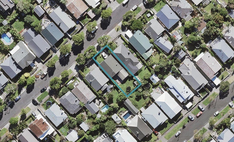 17 Cumberland Avenue, Westmere, Auckland - Carousel 1