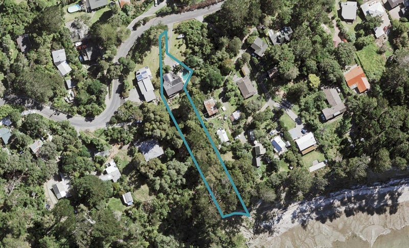 217 Victory Road, Laingholm, Auckland - Carousel 1